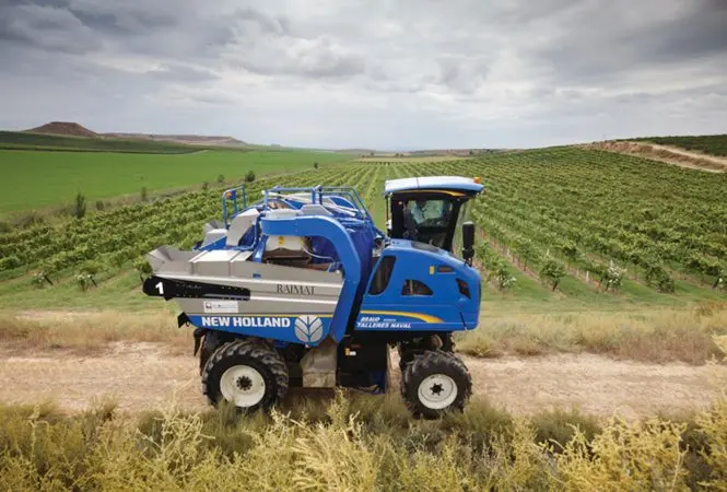 New Holland Braud 9090X Grape Harvester - Ernest Doe